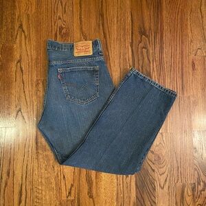 Men’s Levi’s 569 Loose Fit Straight Leg Jeans 36” x 30” dark blue.